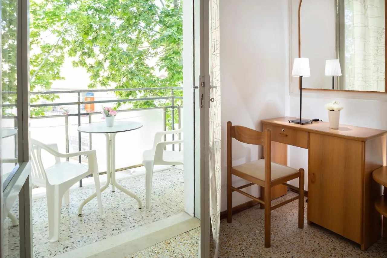 Bed & Breakfast Villa Paris Rooms Cesenatico